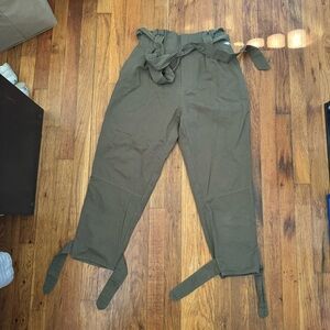 Fashion Nova Women’s Olive‎ Green Tie Ankle Pants Size Medium